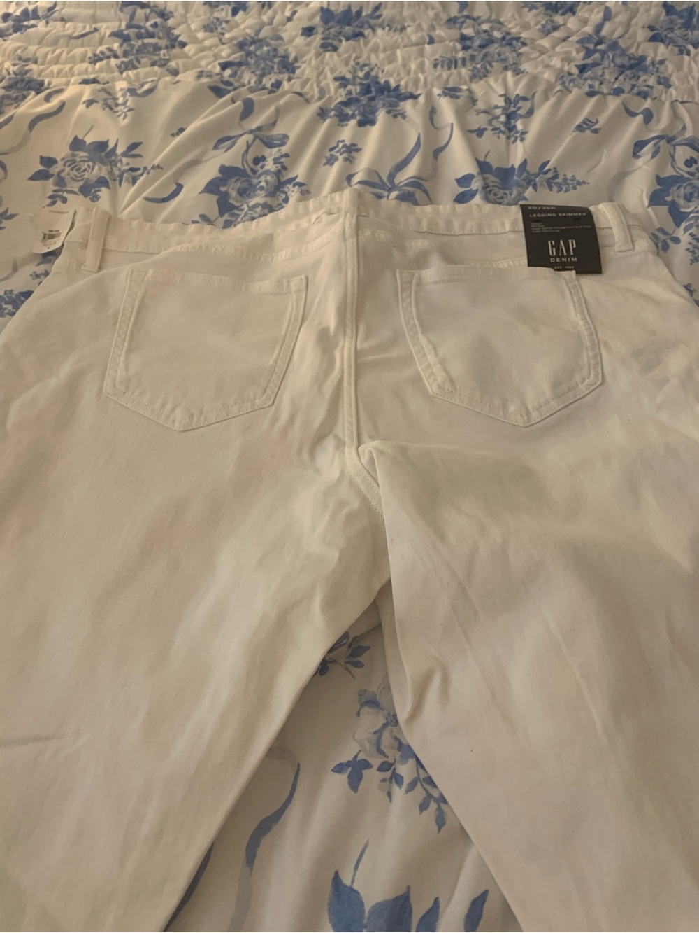 GAP White Denim Legging-Style Jeans New with tags